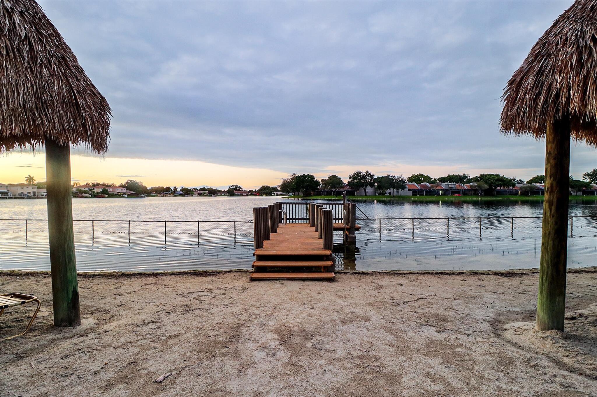 COLONY POINT - Residential