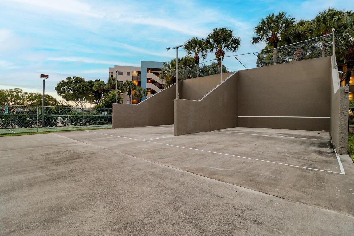 COLONY POINT - Residential