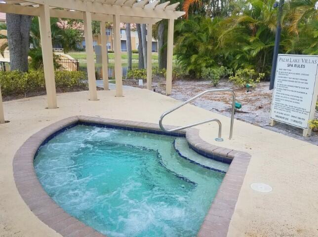 PALM LAKE CONDO - Residential Lease