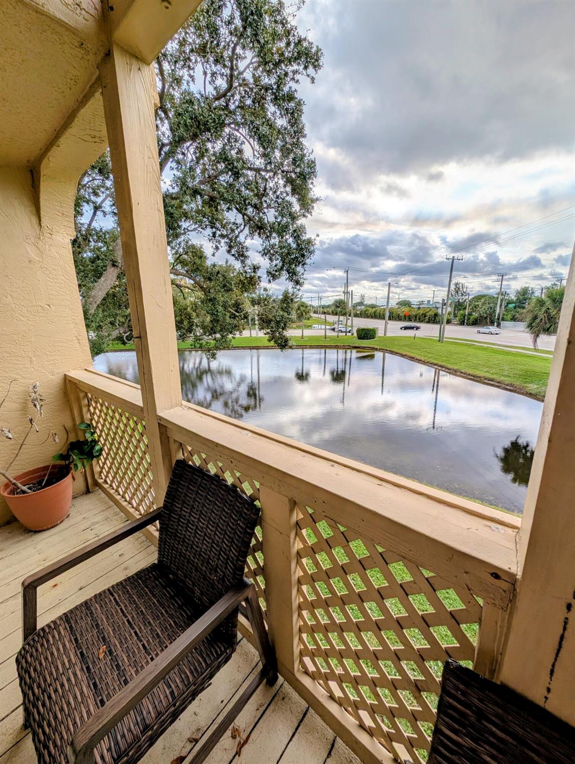 PALM LAKE CONDO - Residential Lease