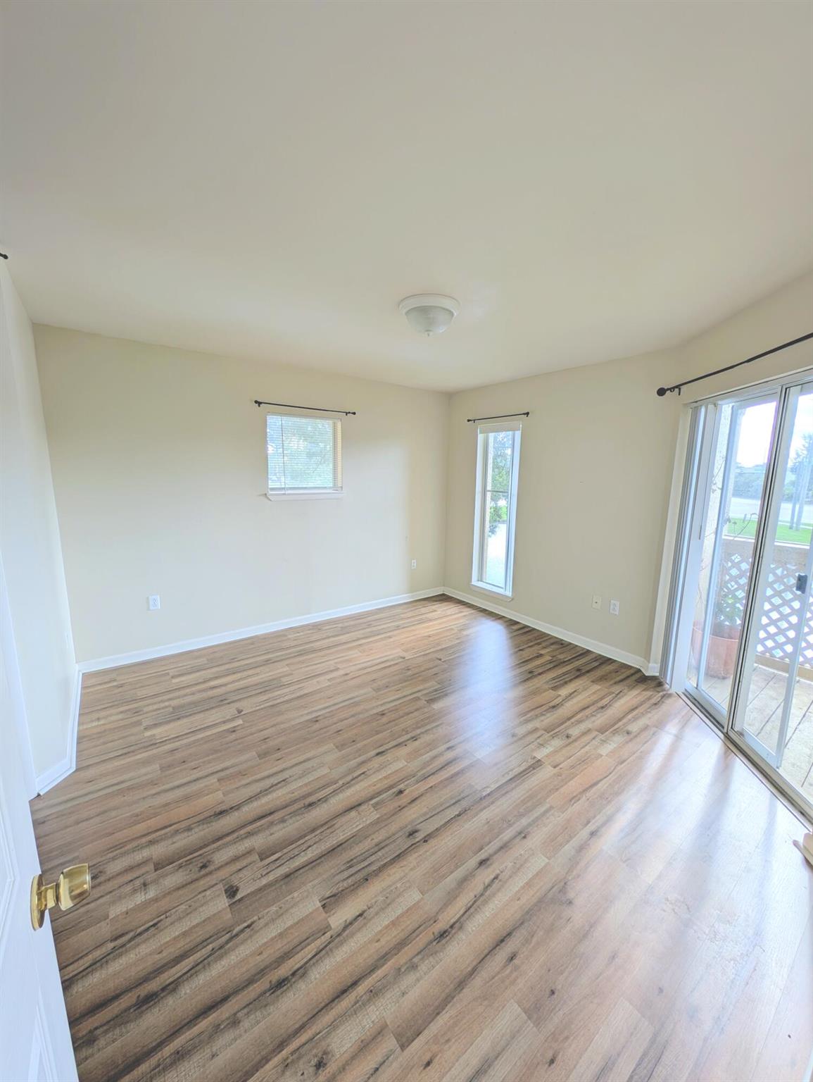 PALM LAKE CONDO - Residential Lease