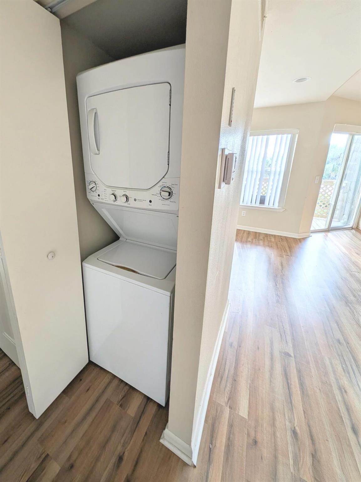 PALM LAKE CONDO - Residential Lease