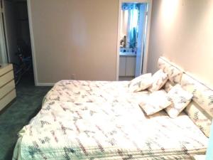 FOUNTAINS OF PALM BEACH CONDO 8 - Residential