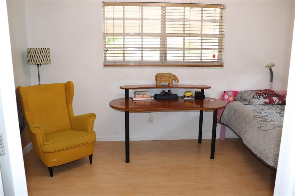 Hollywood Hills 6-22 B - Residential