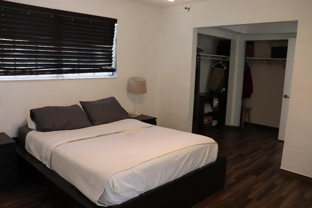 Hollywood Hills 6-22 B - Residential