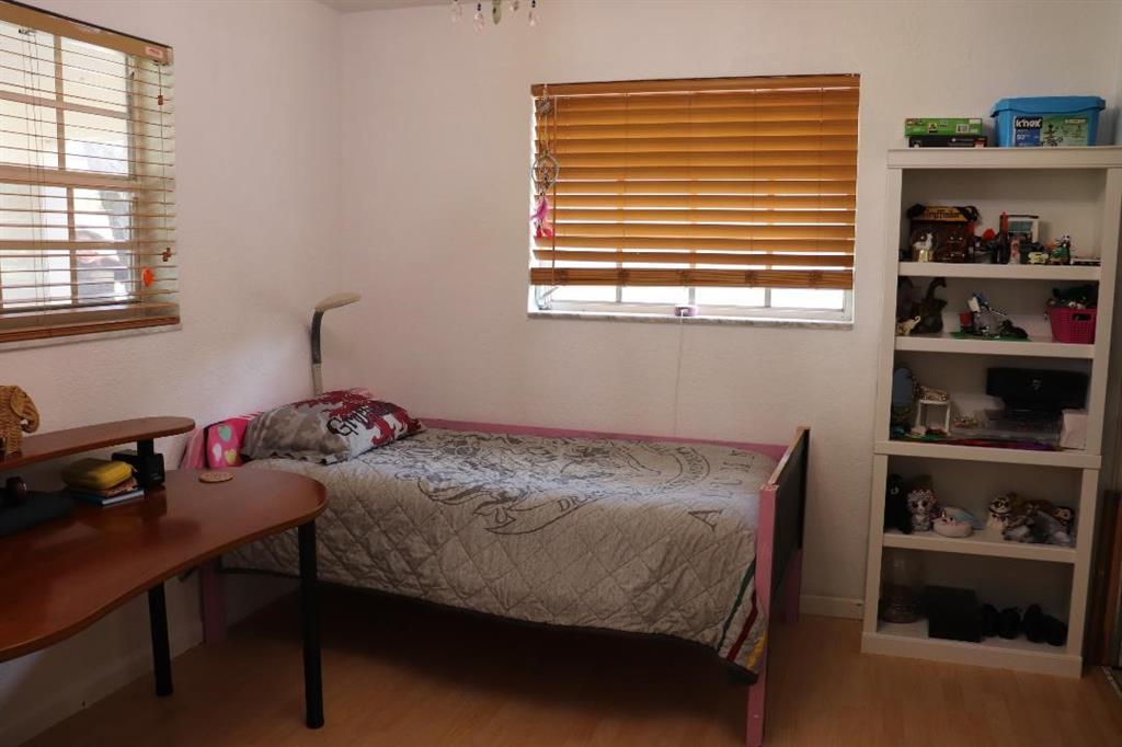 Hollywood Hills 6-22 B - Residential