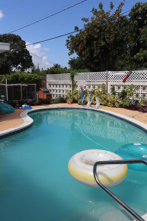 Hollywood Hills 6-22 B - Residential