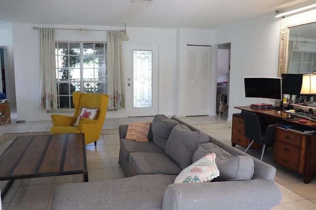 Hollywood Hills 6-22 B - Residential