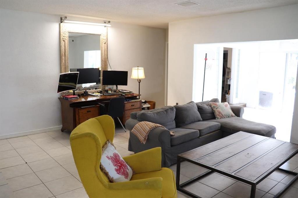 Hollywood Hills 6-22 B - Residential