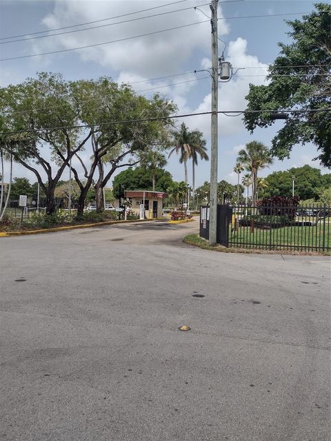 A home in Lauderdale Lakes