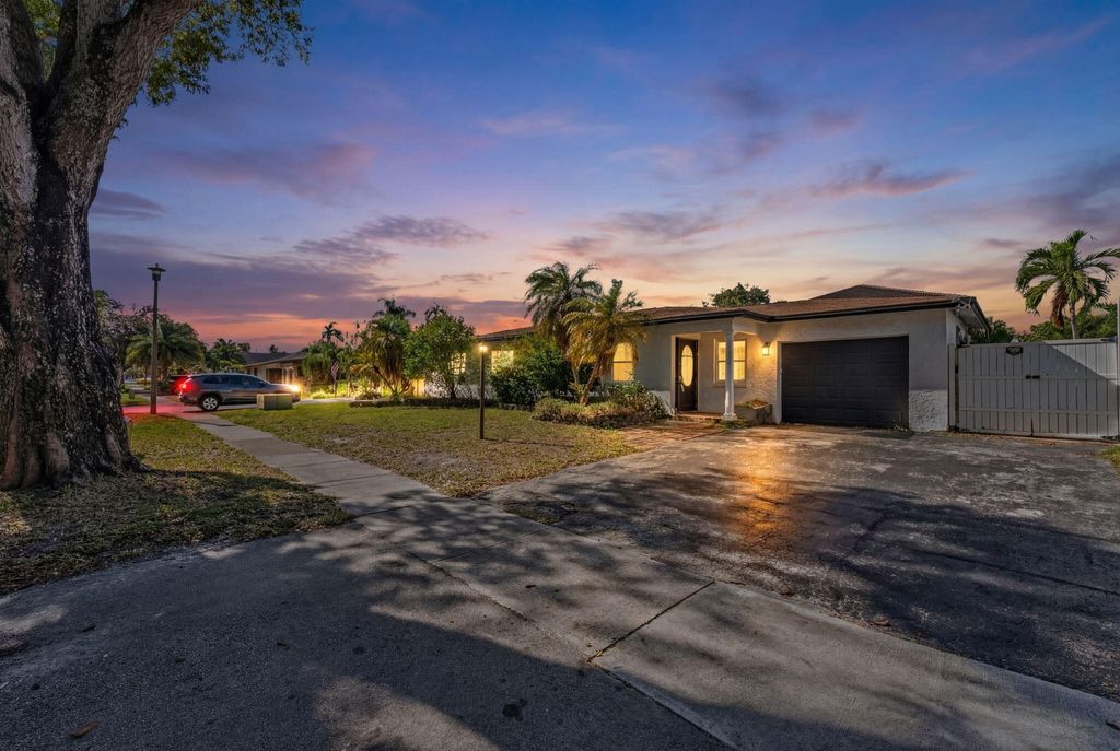 Photo of 5313 SW 103rd Avenue Avenue, Cooper City, FL 33328 (MLS # R11157911)