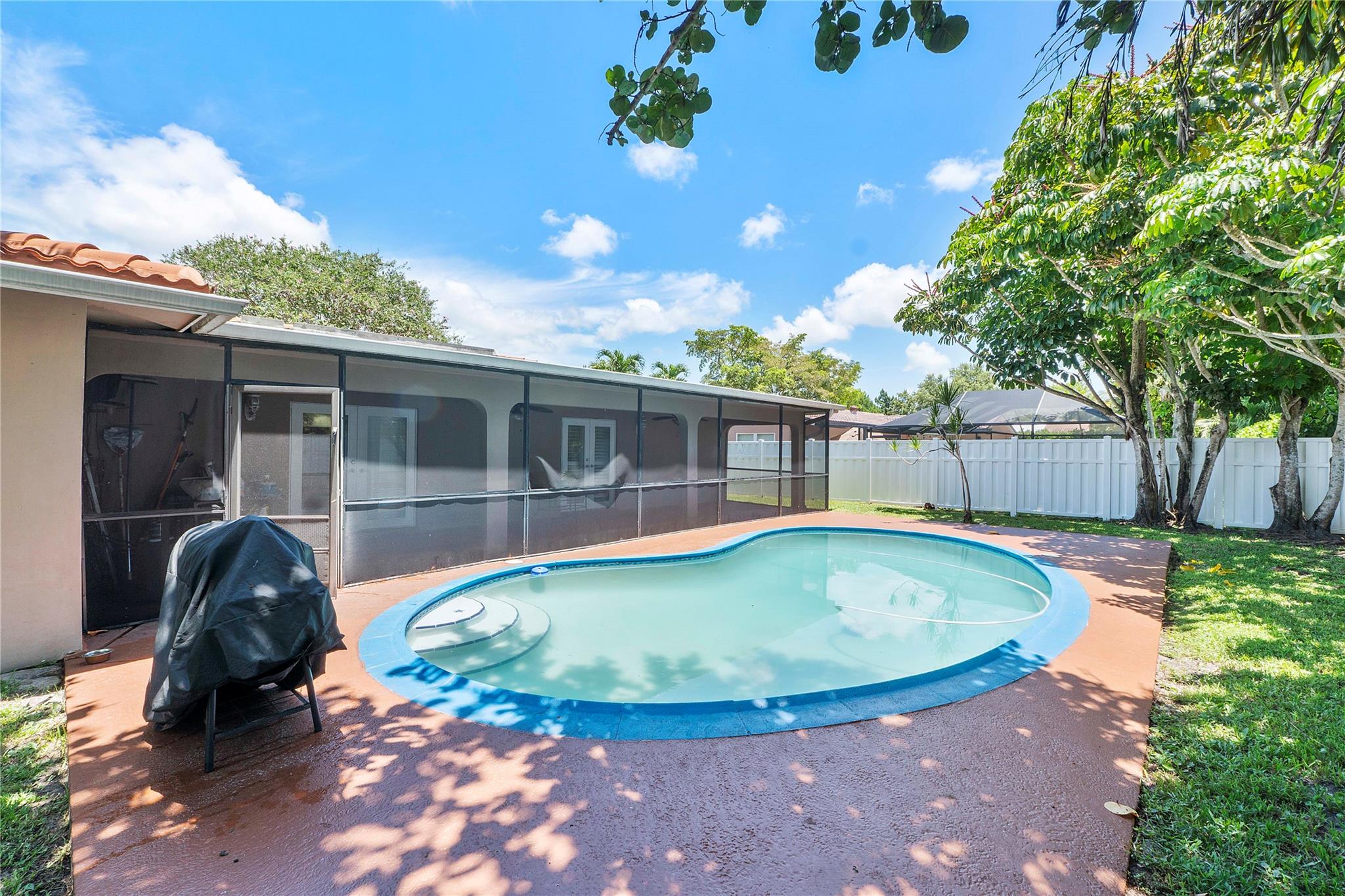 Coral Spgs Country Club - Residential