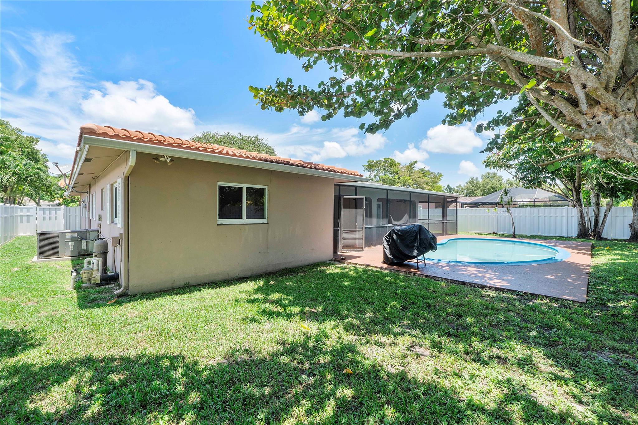 Coral Spgs Country Club - Residential