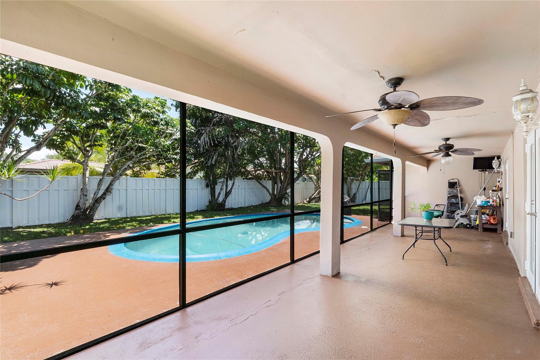Coral Spgs Country Club - Residential