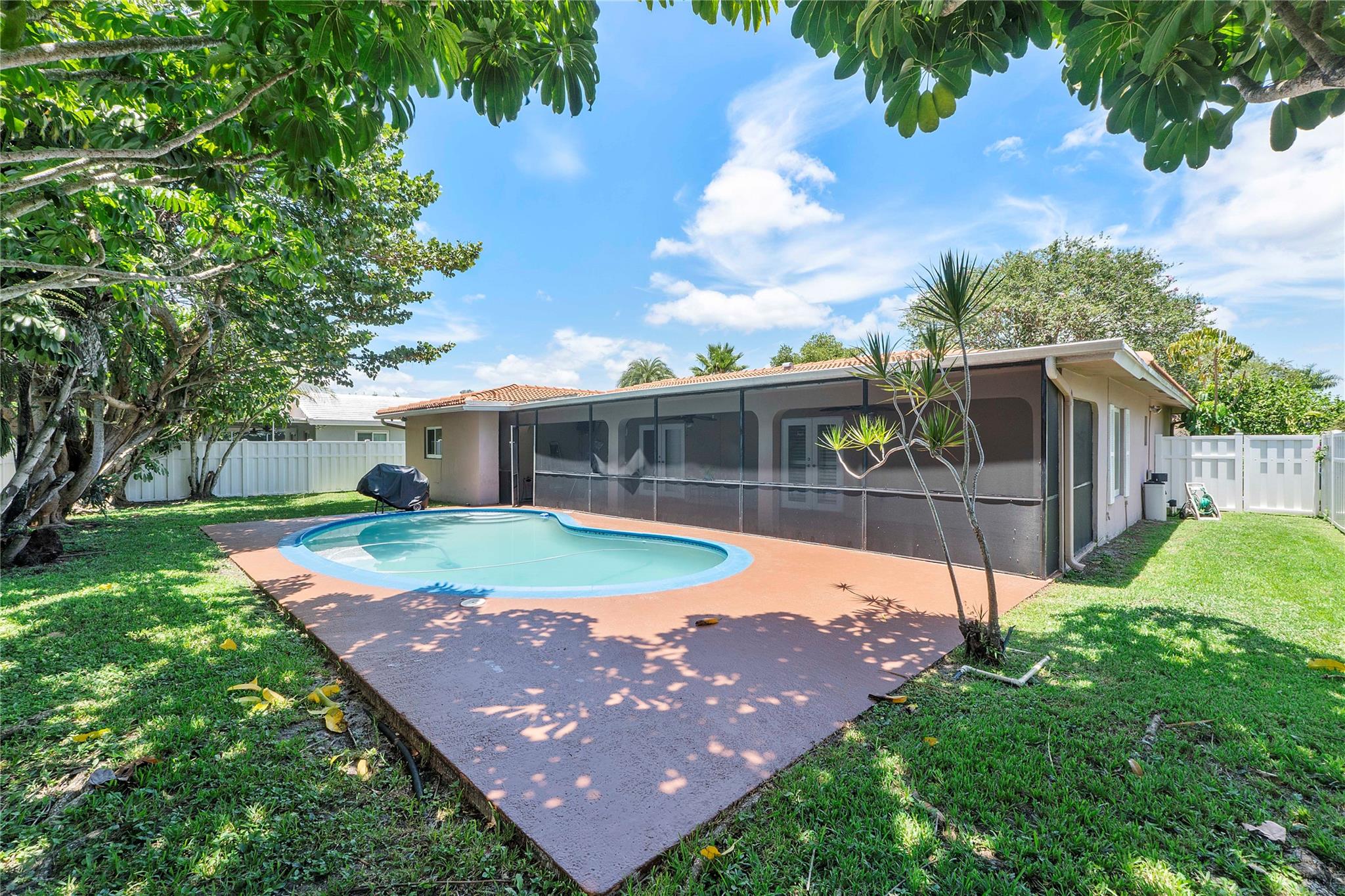Coral Spgs Country Club - Residential