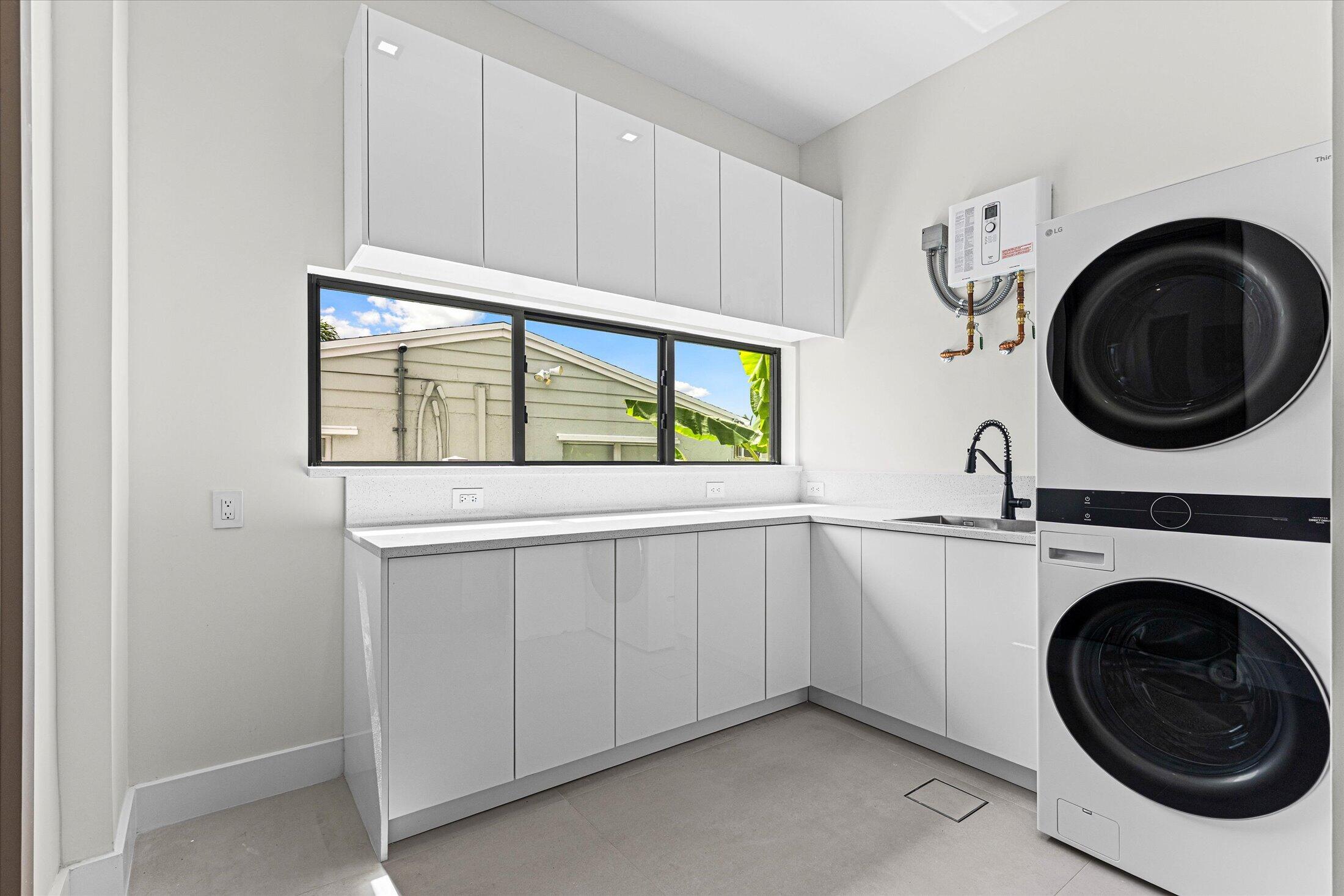 SOUTH NEW RIVER ISLES SEC - Residential