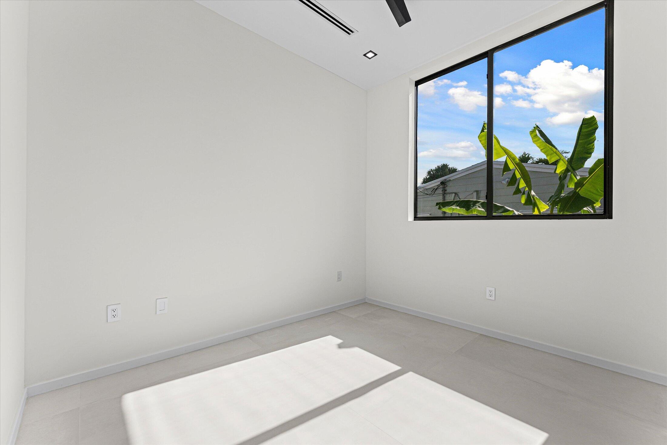 SOUTH NEW RIVER ISLES SEC - Residential