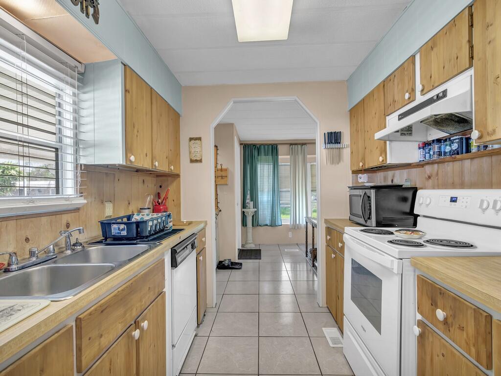 Spanish Lakes Golf Village - Residential