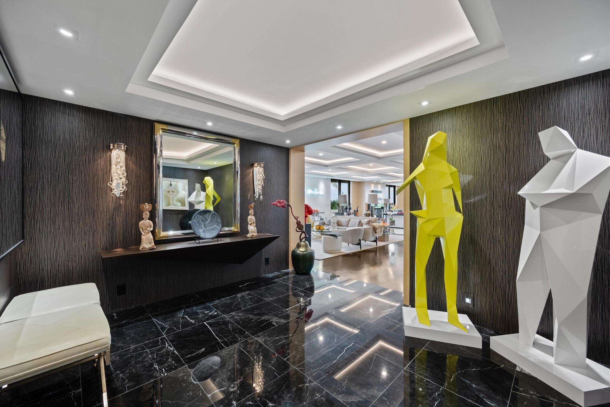 KIRKLAND HOUSE COND - Residential