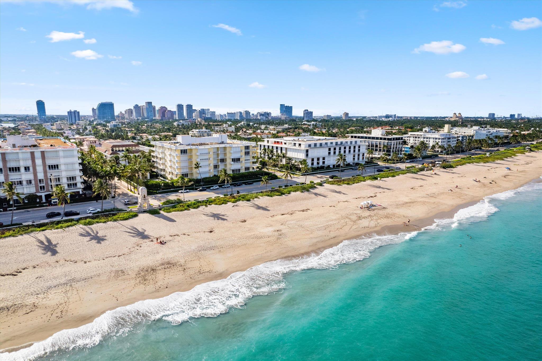 KIRKLAND HOUSE COND - Residential