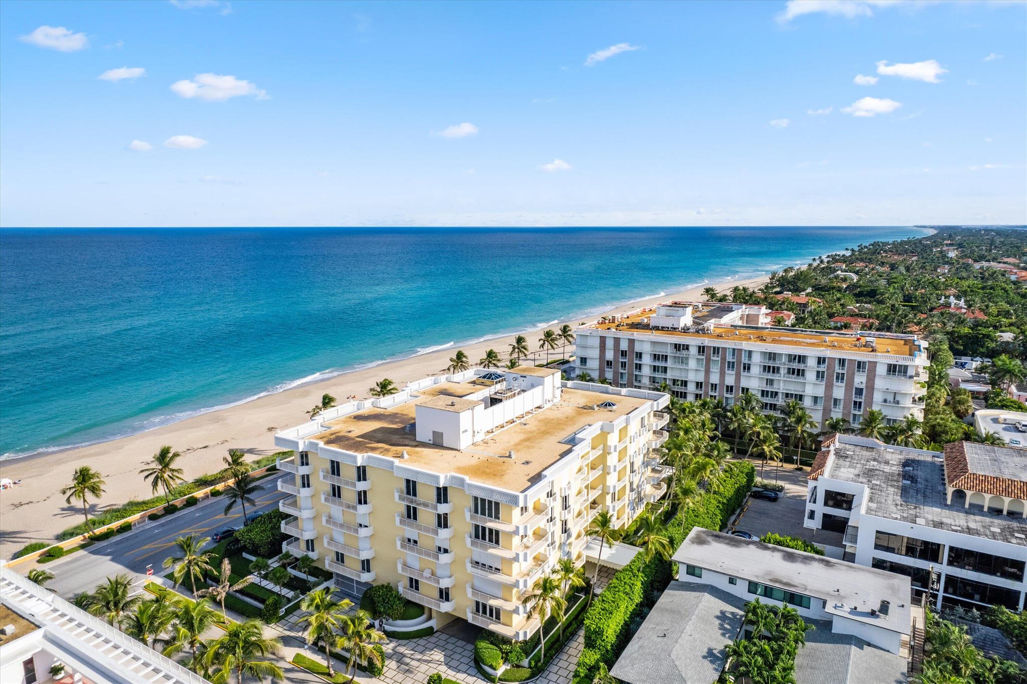 KIRKLAND HOUSE COND - Residential