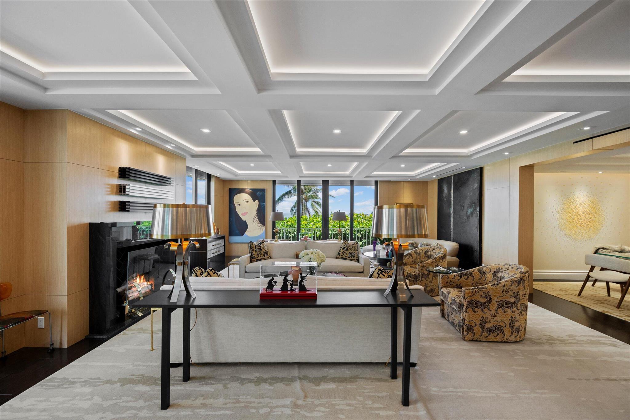 KIRKLAND HOUSE COND - Residential