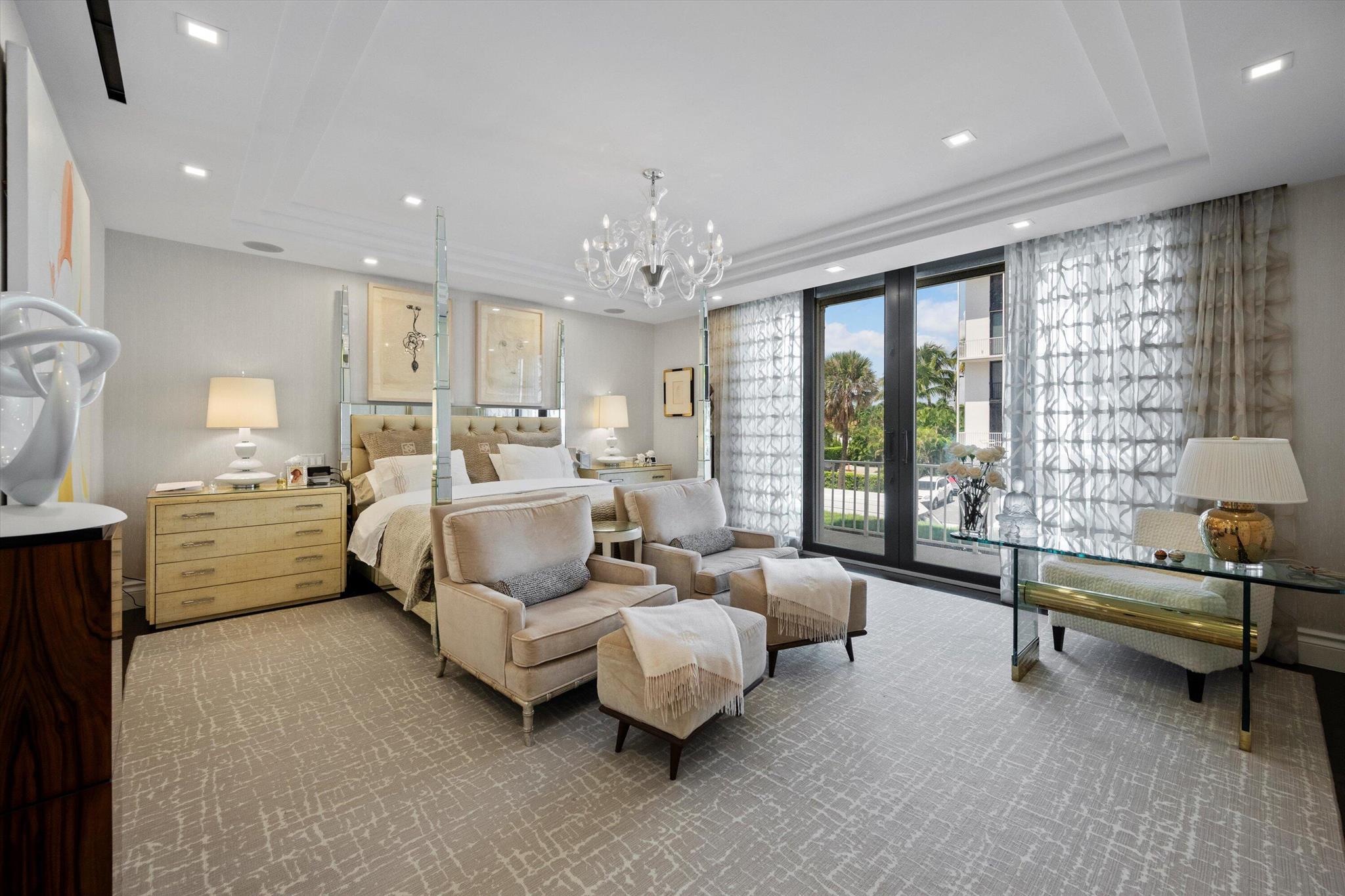 KIRKLAND HOUSE COND - Residential