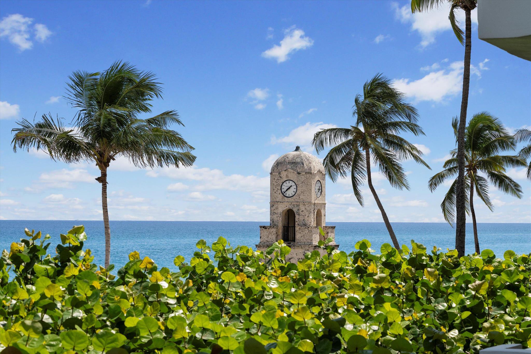 KIRKLAND HOUSE COND - Residential