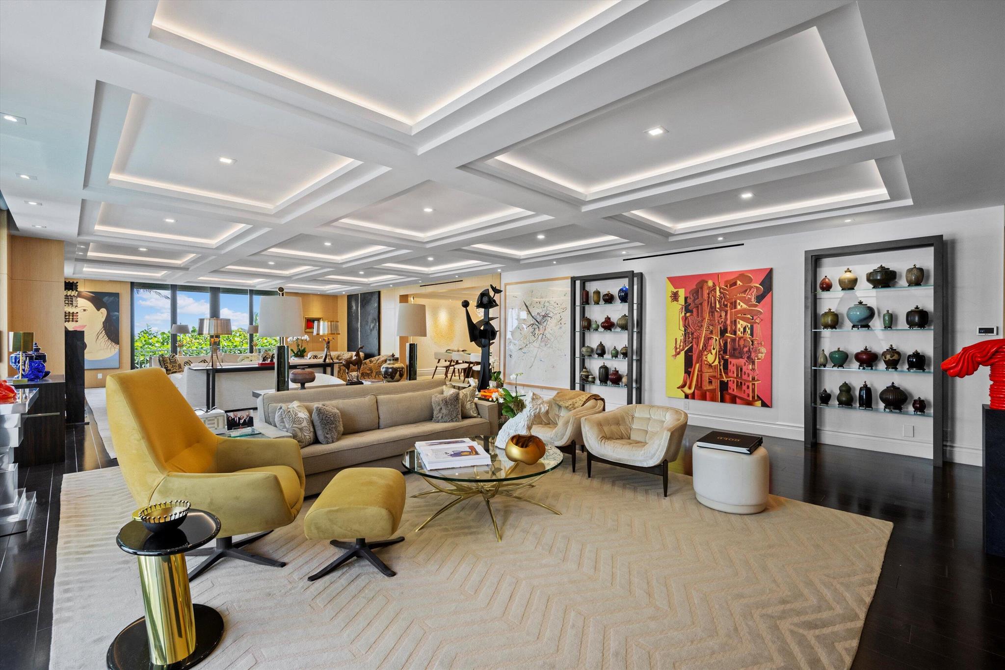 KIRKLAND HOUSE COND - Residential