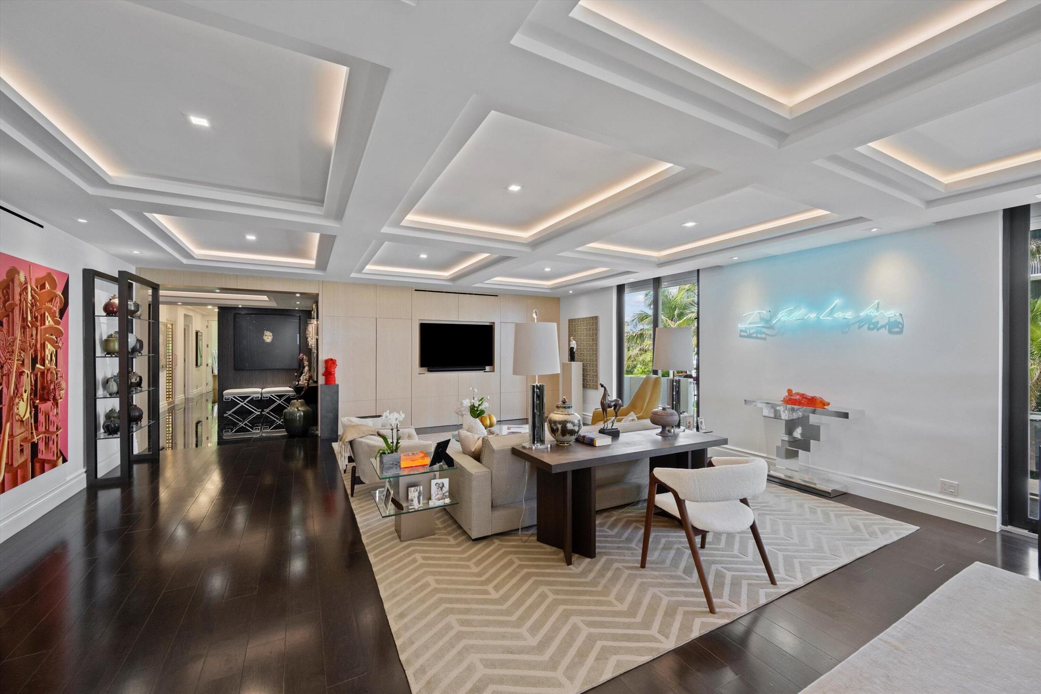 KIRKLAND HOUSE COND - Residential