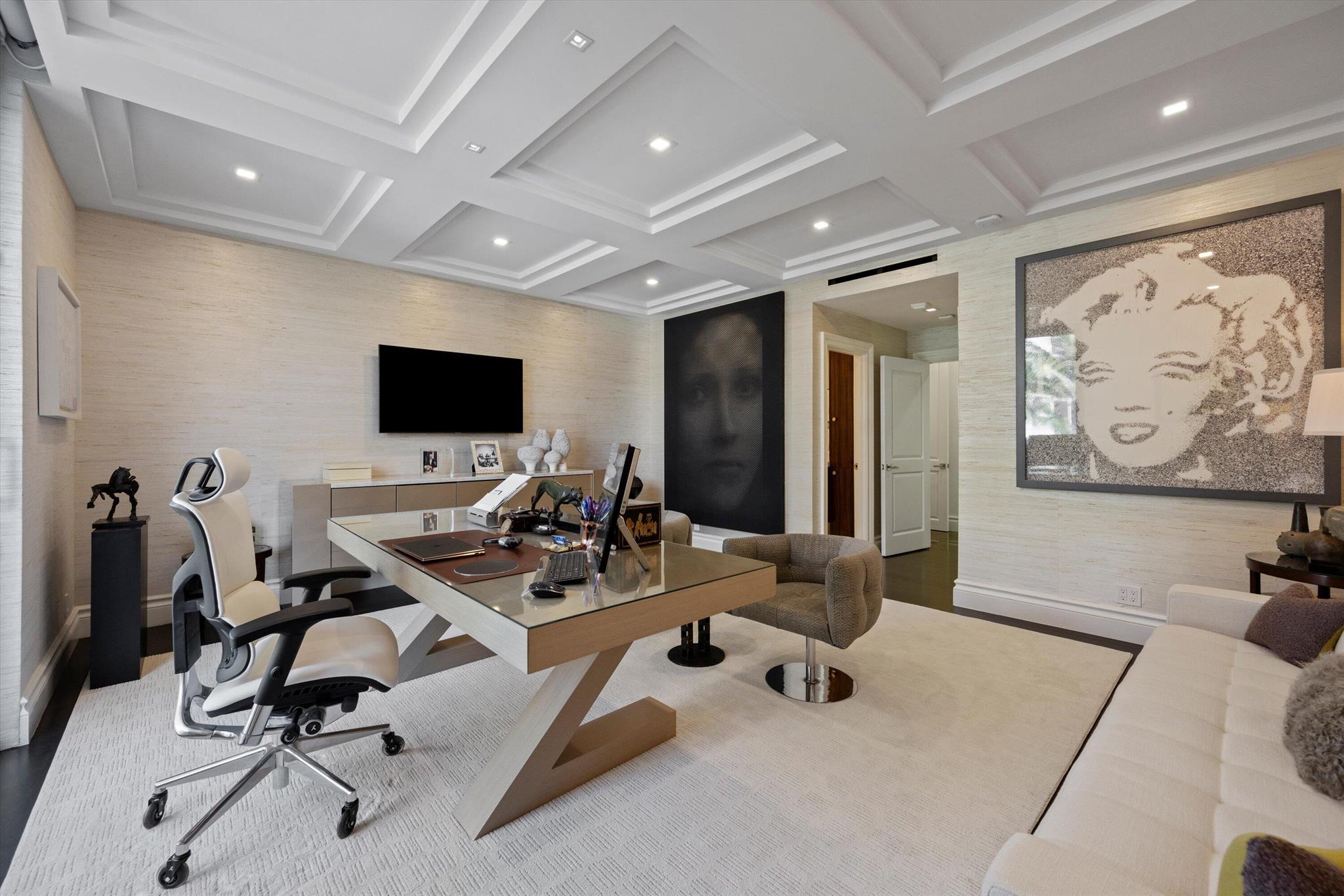 KIRKLAND HOUSE COND - Residential