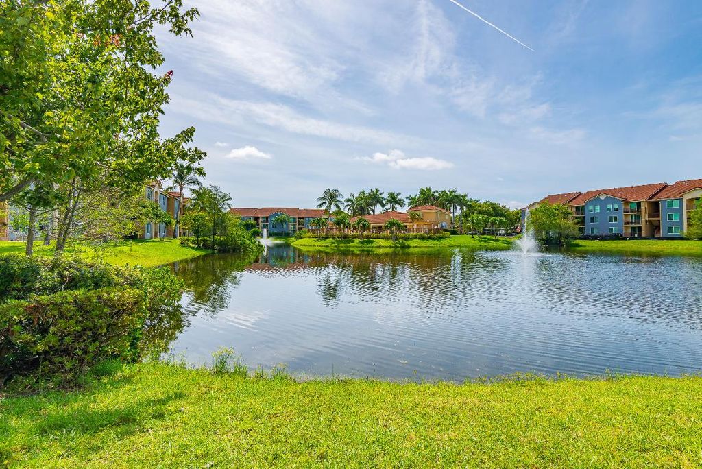 Photo of 602 Villa Circle, Boynton Beach, FL 33435 (MLS # R11130771)