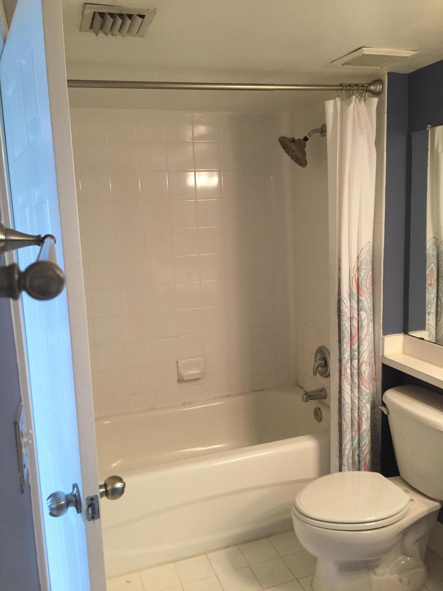 LAGUNA OF VERO BEACH - Residential Lease