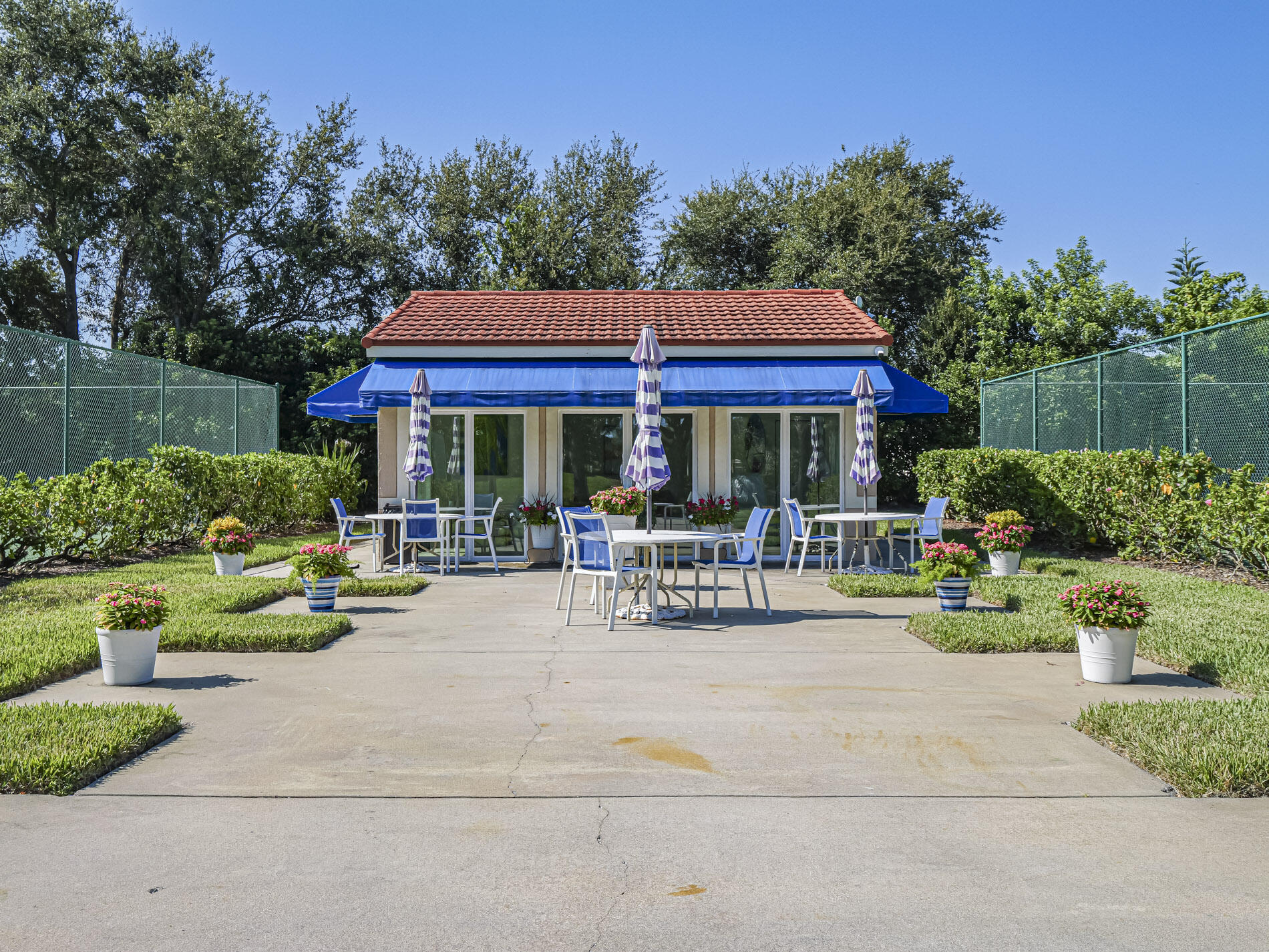 LAGUNA OF VERO BEACH - Residential Lease