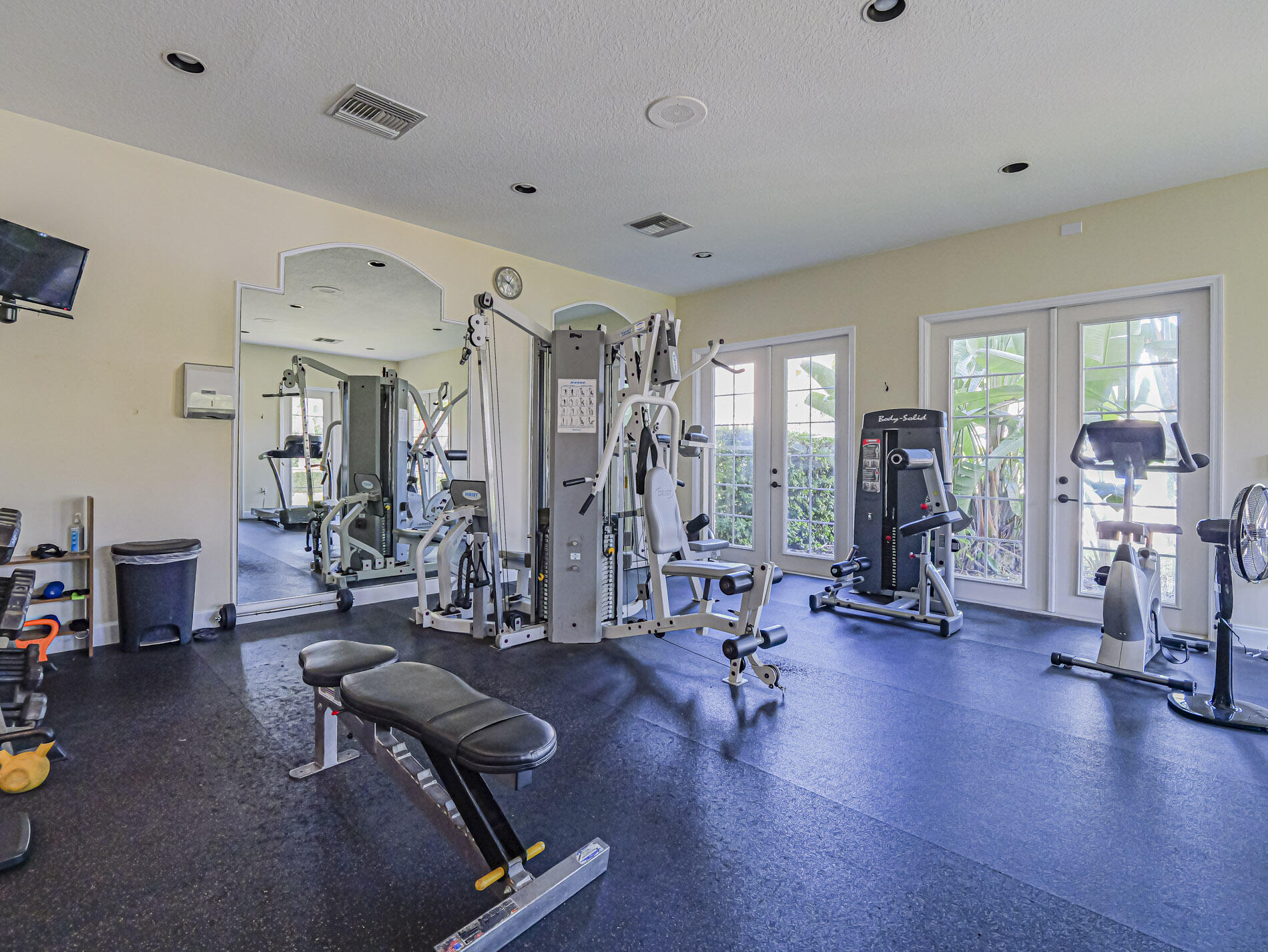 LAGUNA OF VERO BEACH - Residential Lease