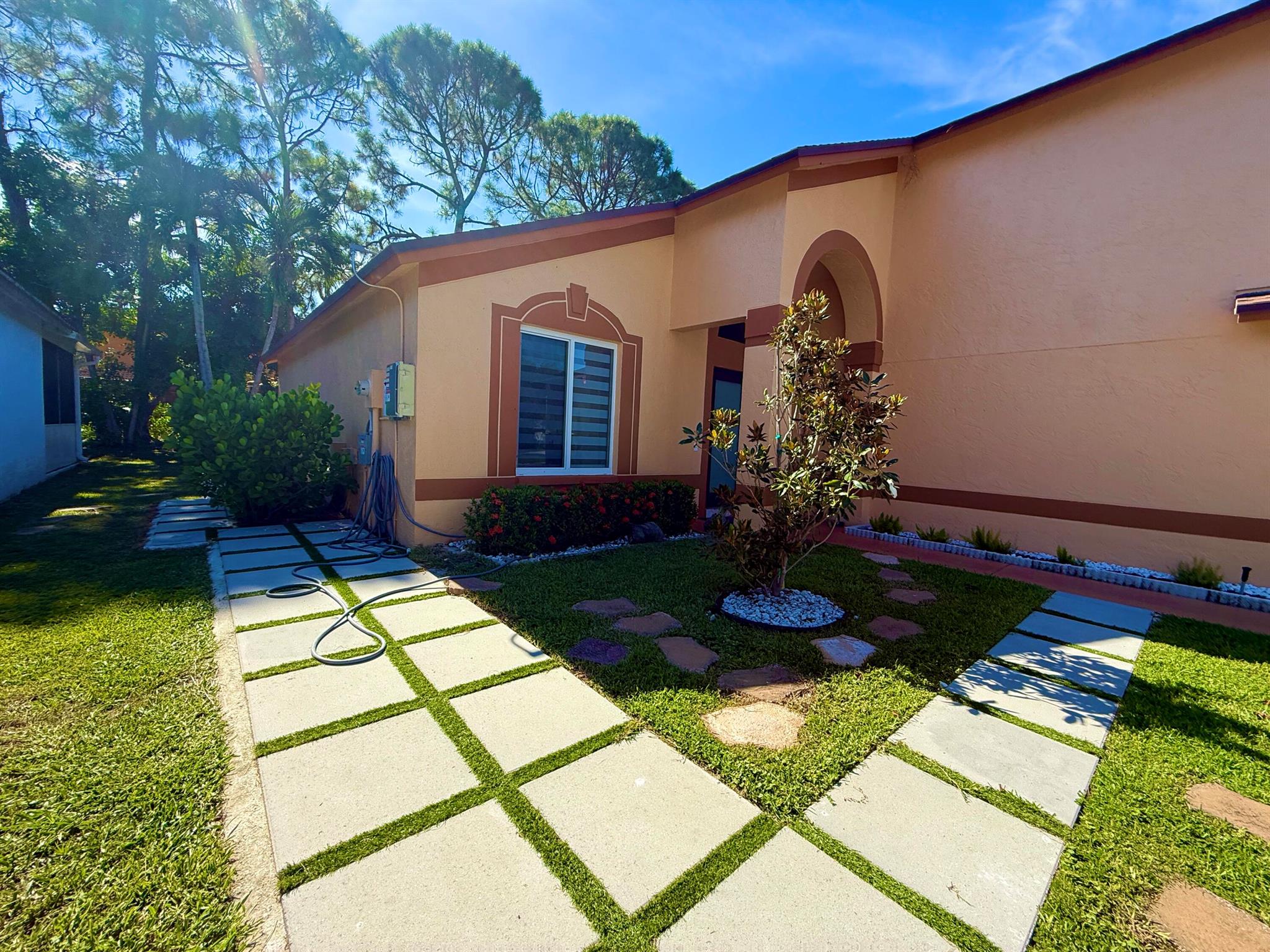150 Paddock Lane