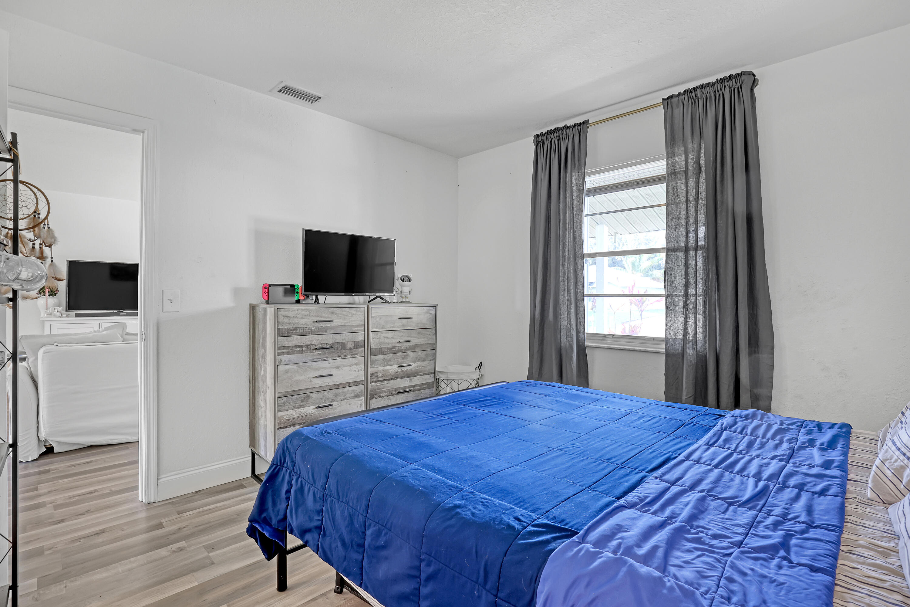 PORT ST LUCIE SECTION 8 - Residential