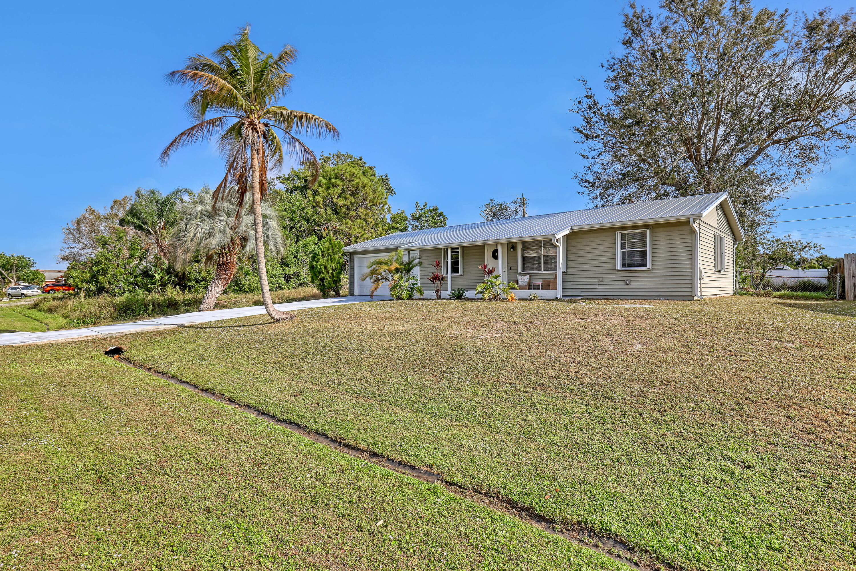 PORT ST LUCIE SECTION 8 - Residential