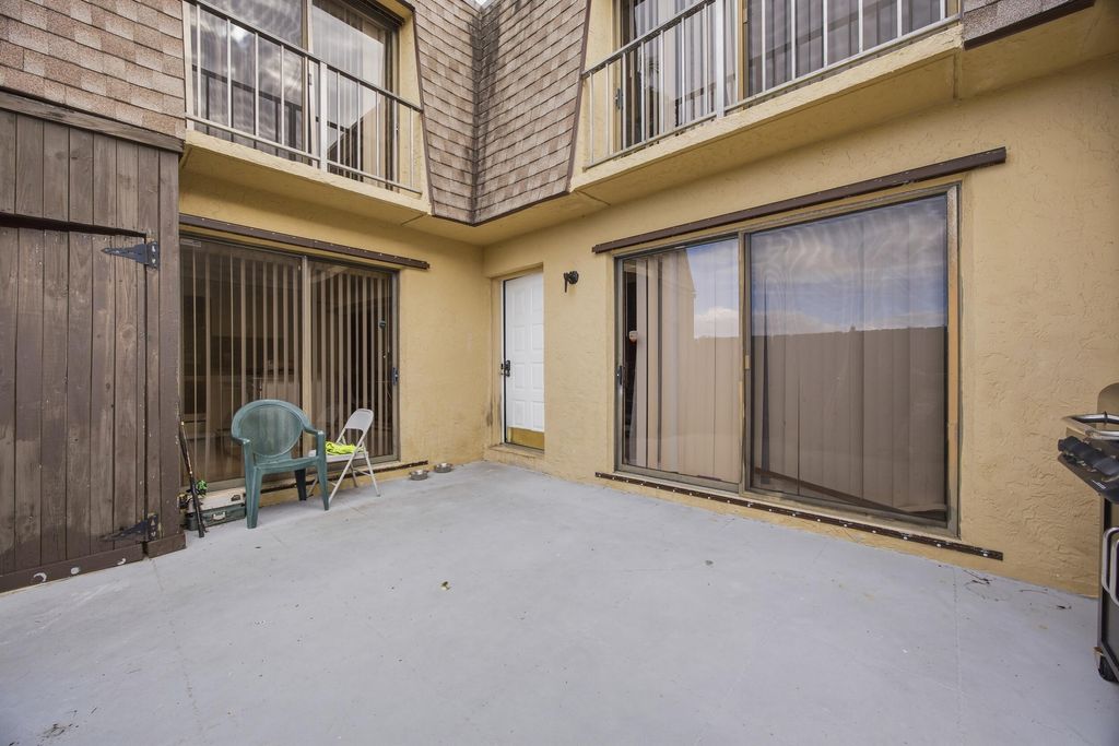 Photo of 4102 Waterview Circle, Palm Springs, FL 33461 (MLS # B26012988)