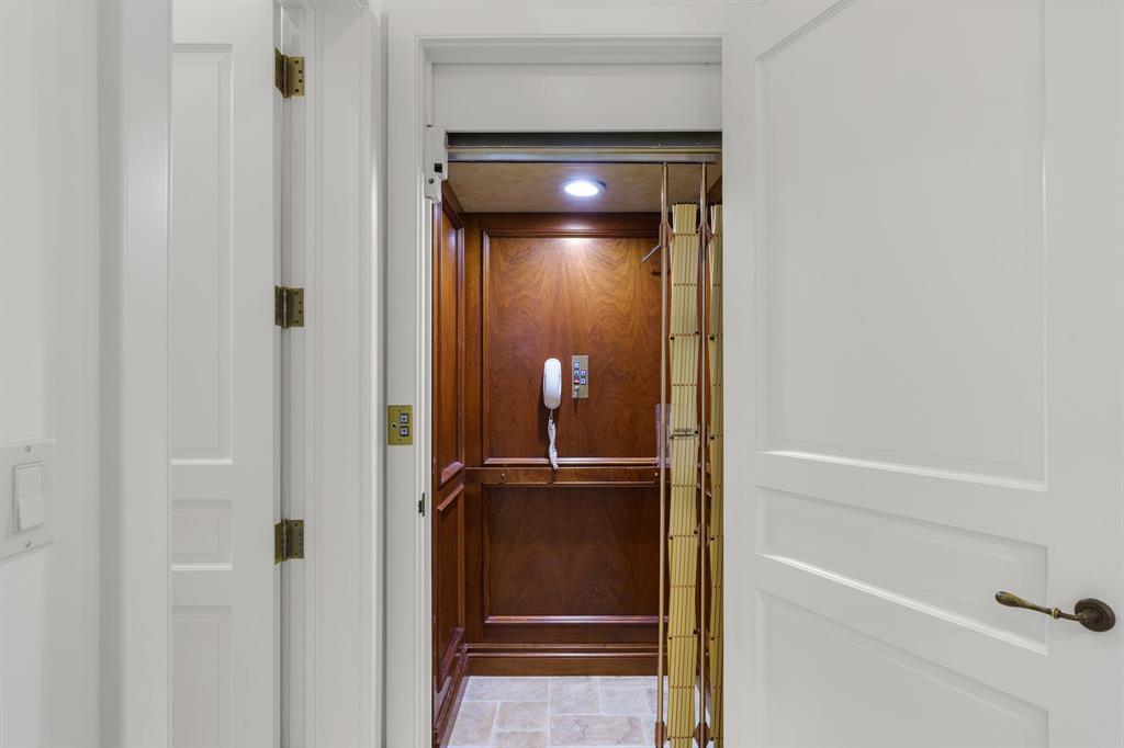 ROYAL PARK - Residential