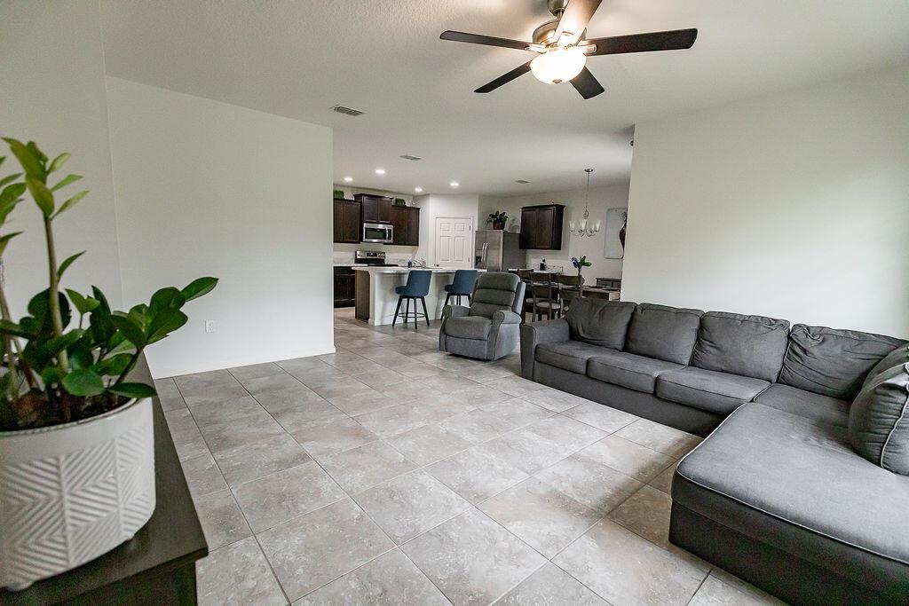 PORT ST LUCIE SECTION 17 - Residential Lease