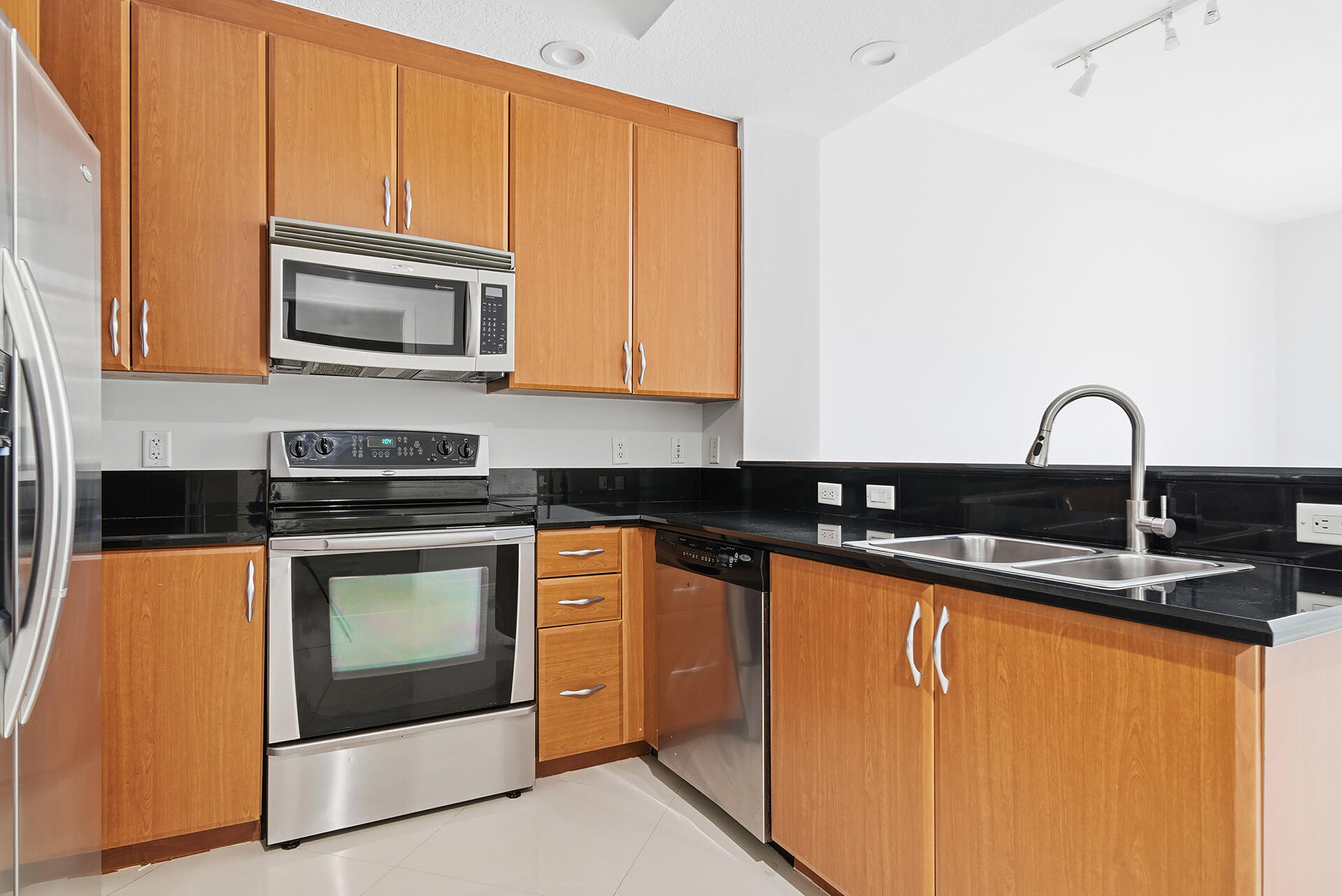 701 S Olive Avenue 1010