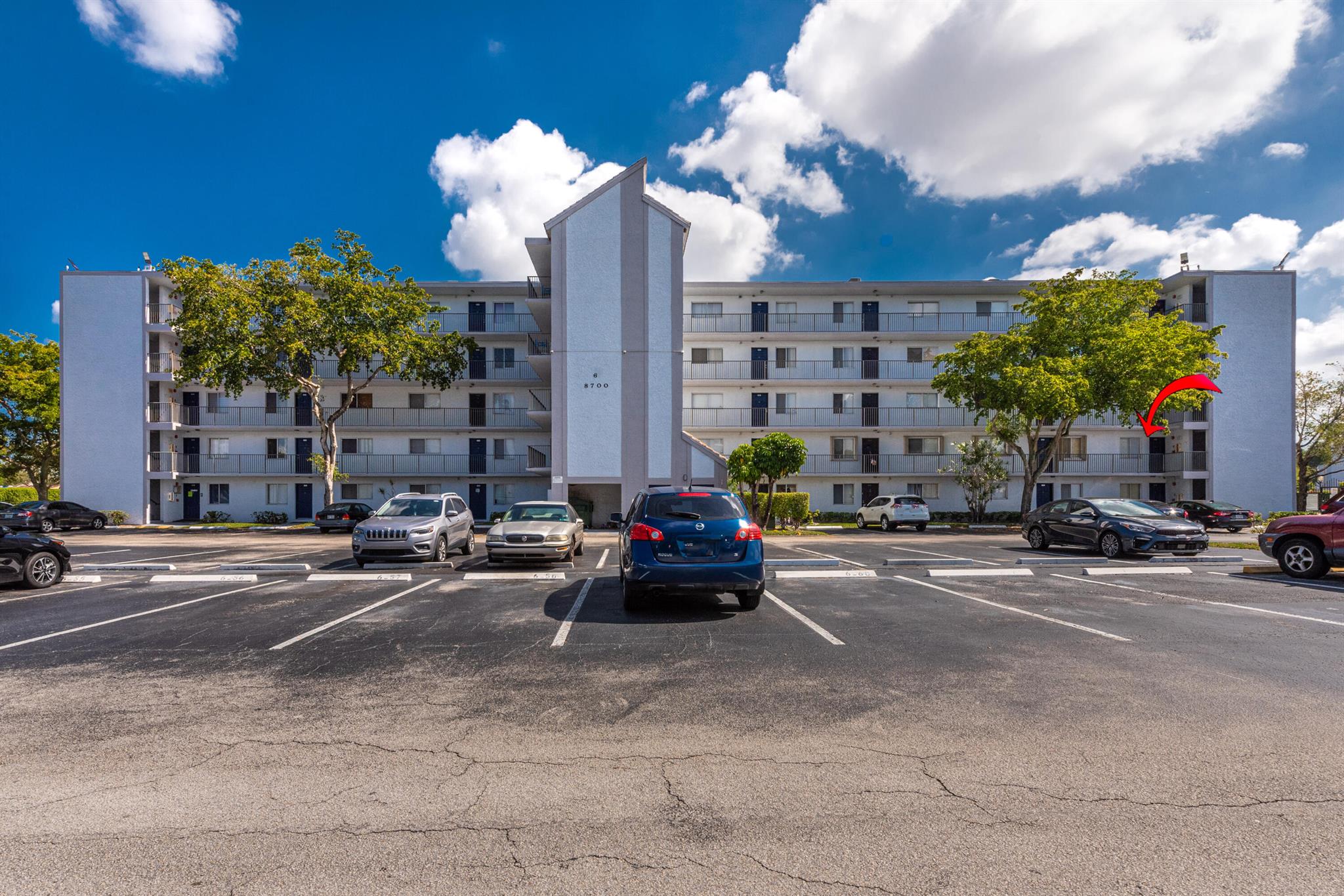 Experience the pinnacle of modern living in this spacious 2-bedroom, 2-bathroom apartment. Revel in the convenience of a fully equipped kitchen, bathrooms, and in-unit laundry facilities, all designed to elevate your comfort. Situated in the picturesque gated community of Lakeshore at University Park, nestled in the vibrant heart of Miramar. Enjoy round-the-clock security and exclusive access to the community pool. Don't miss out - schedule your viewing today!