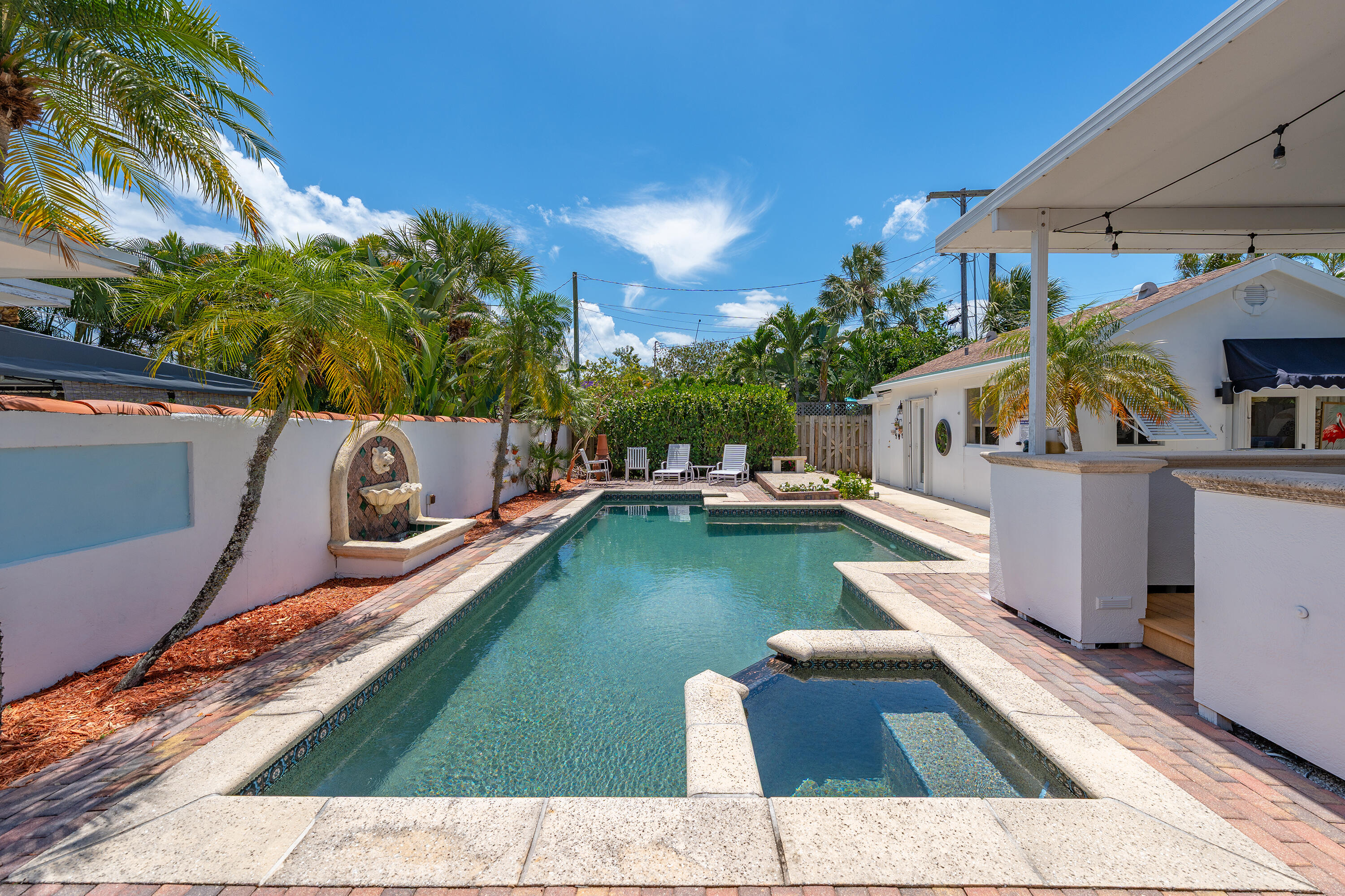 NORTH LAKE WORTH - Residential