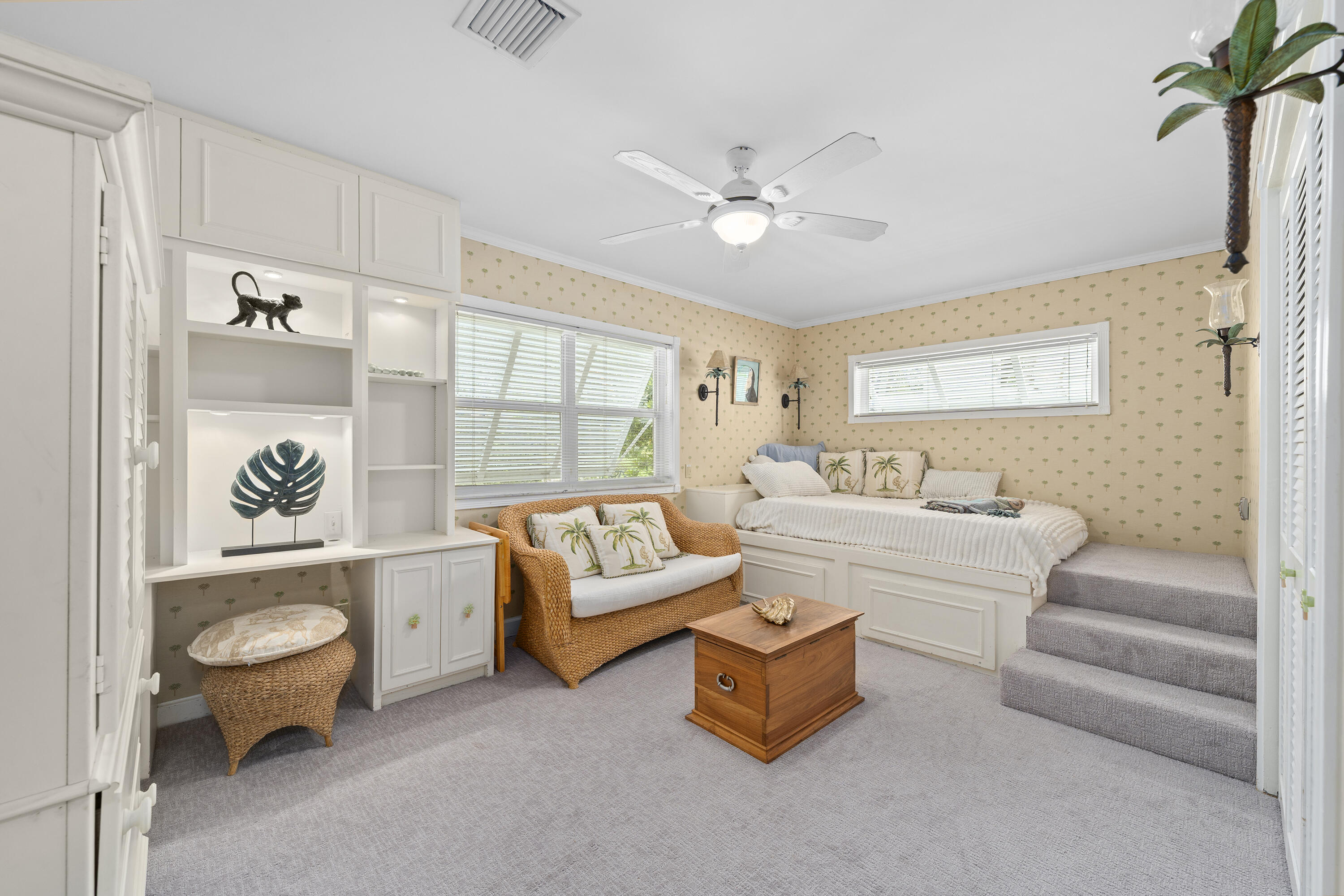 NORTH LAKE WORTH - Residential