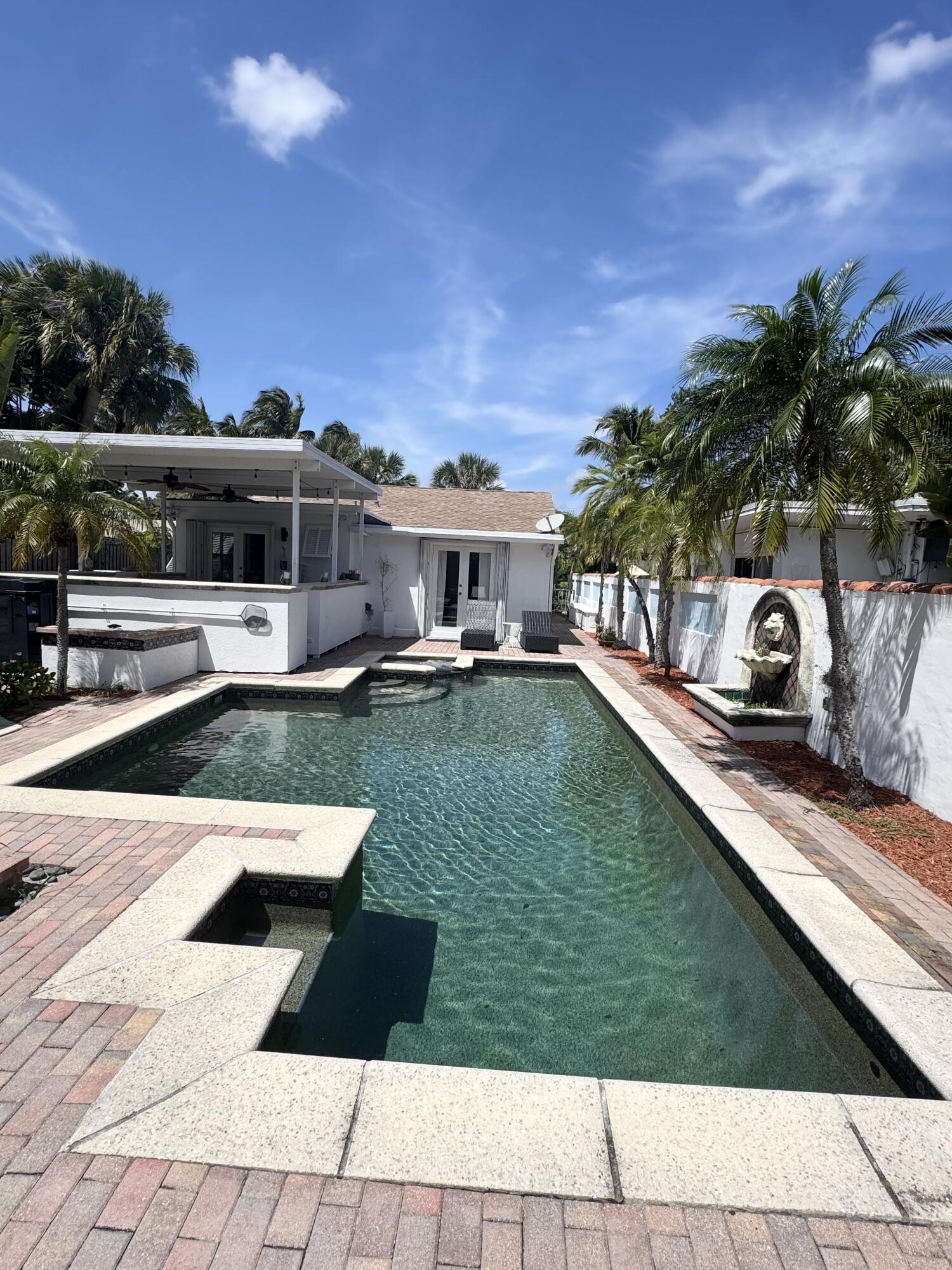 205 N 18th Ave Avenue N