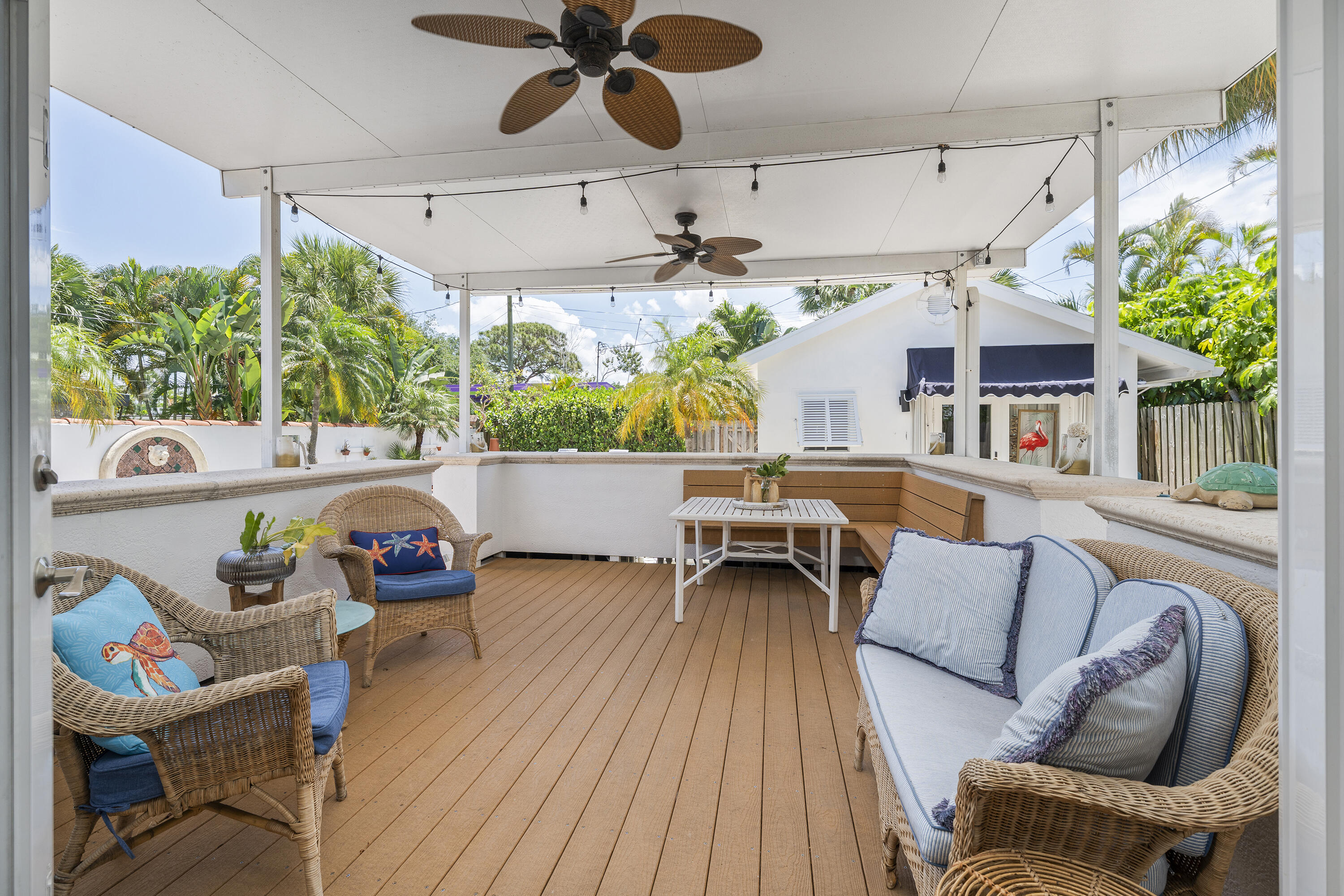 NORTH LAKE WORTH - Residential