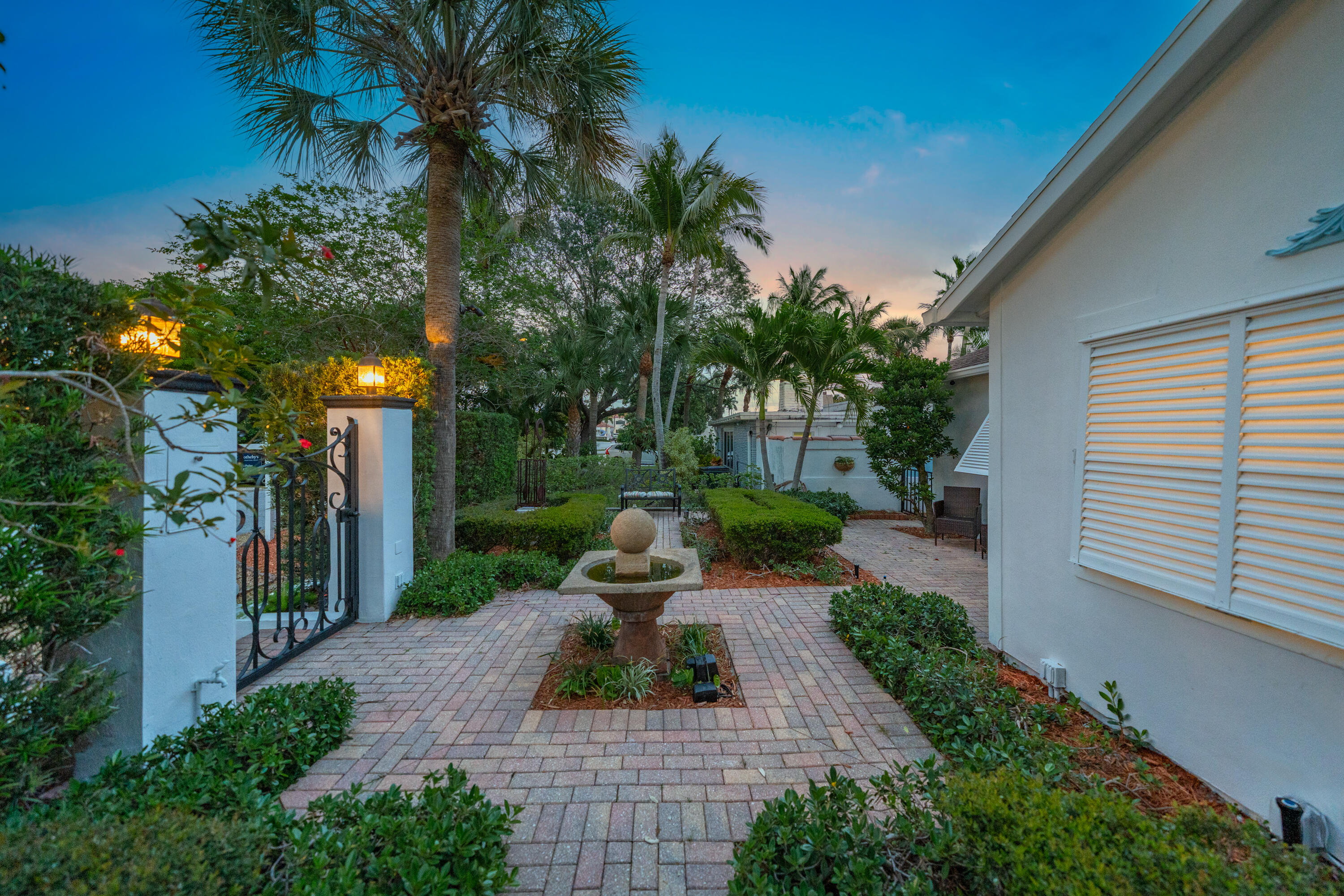 NORTH LAKE WORTH - Residential