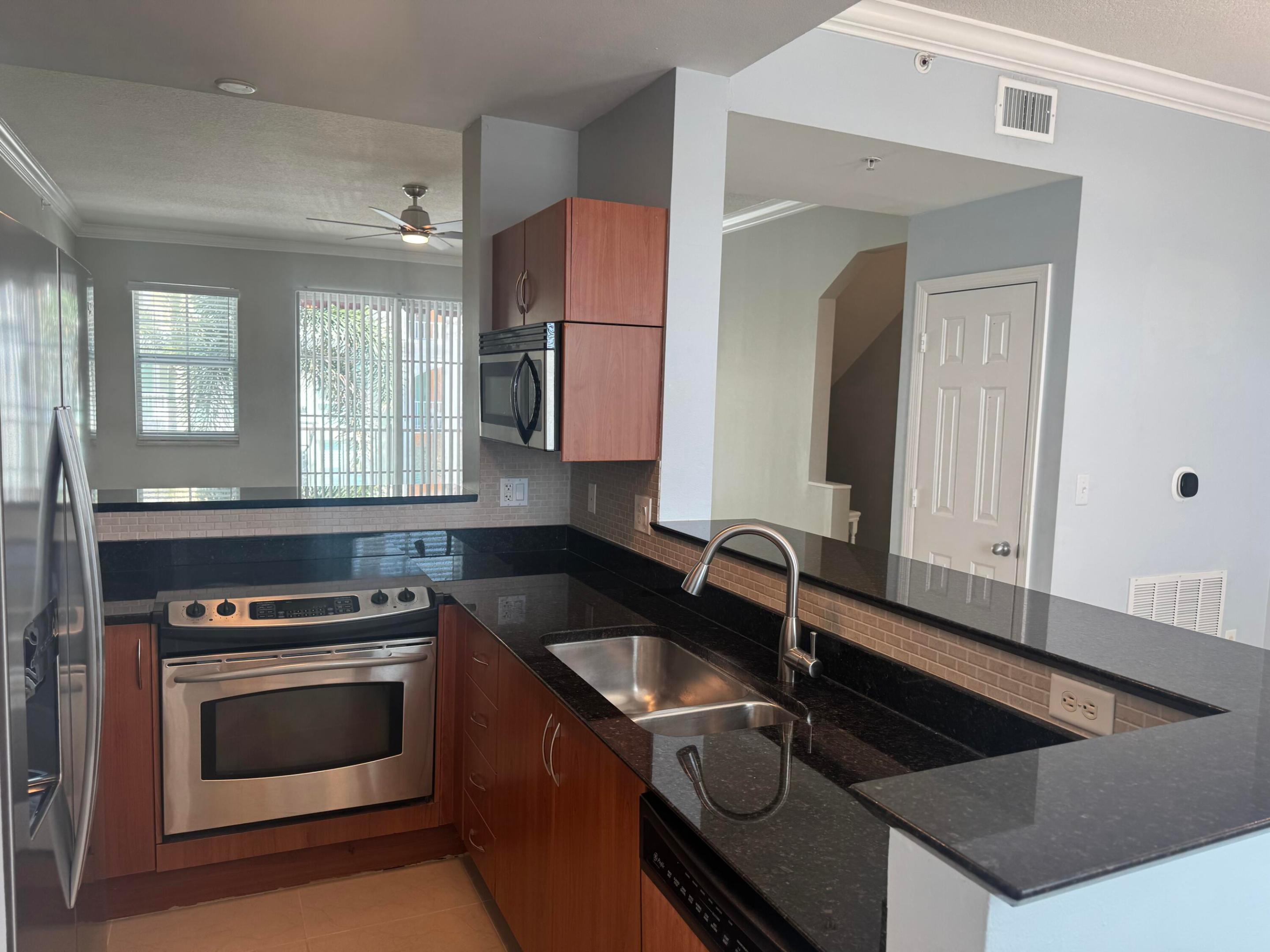 MOORINGS AT LANTANA TOWNHOUSES CONDO - Residential Lease