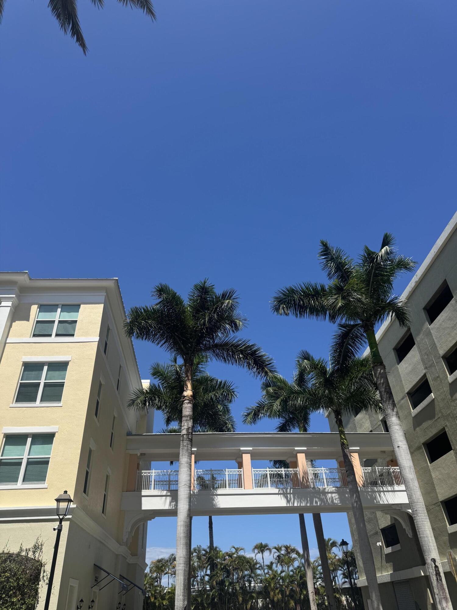 MOORINGS AT LANTANA TOWNHOUSES CONDO - Residential Lease